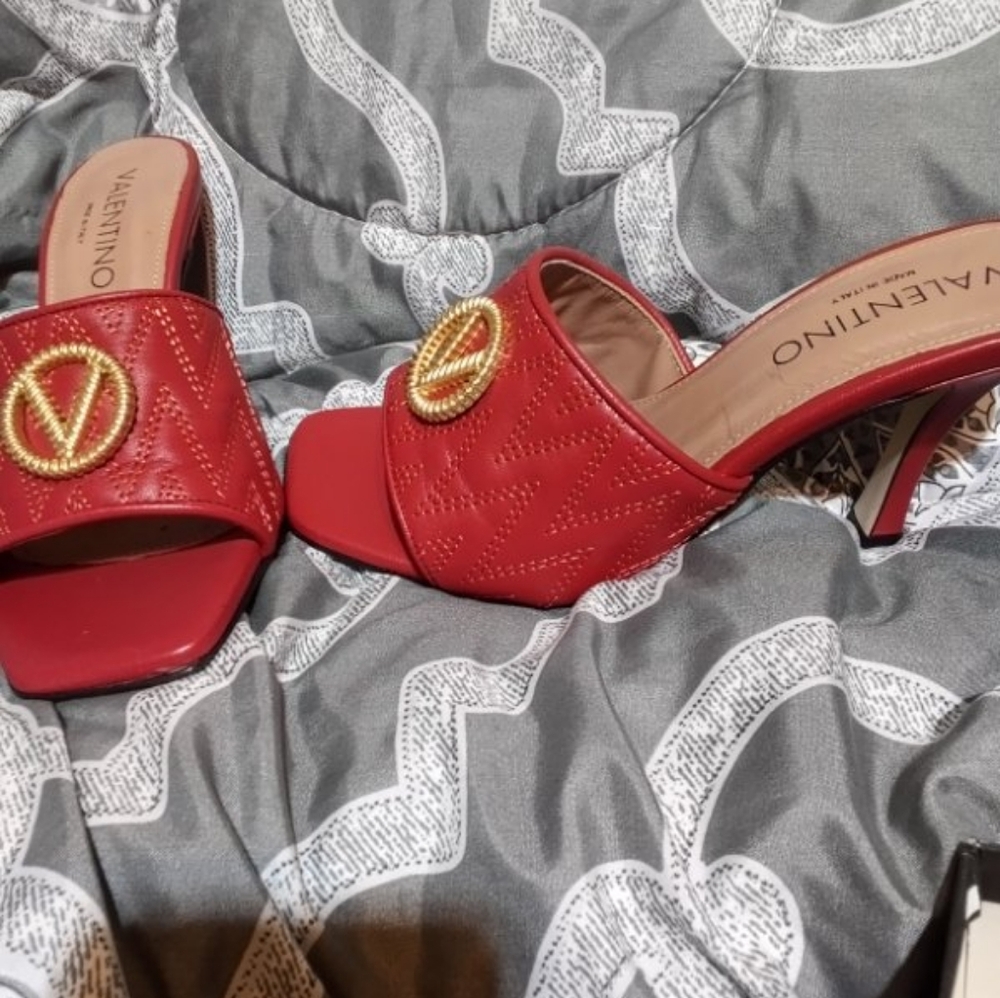 Red Valentino heel size 8
